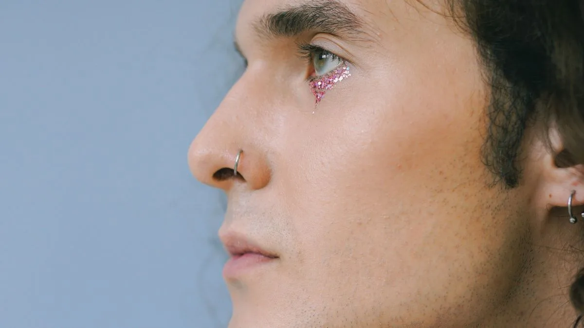 Halka Piercing Studio — temsili ortam görseli 9