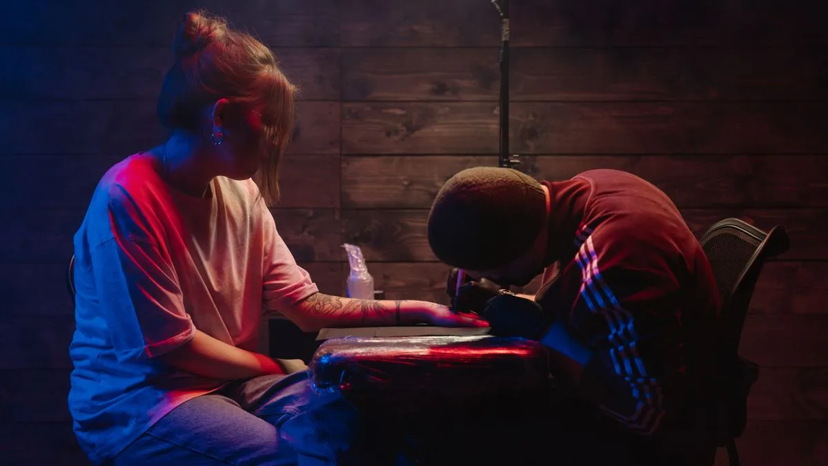 Needle Point Tattoo Bar — temsili ortam görseli 2