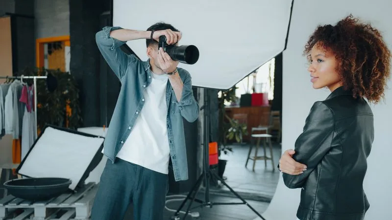 Vesikalık / biyometrik fotoğraf hizmetini temsil eden görsel