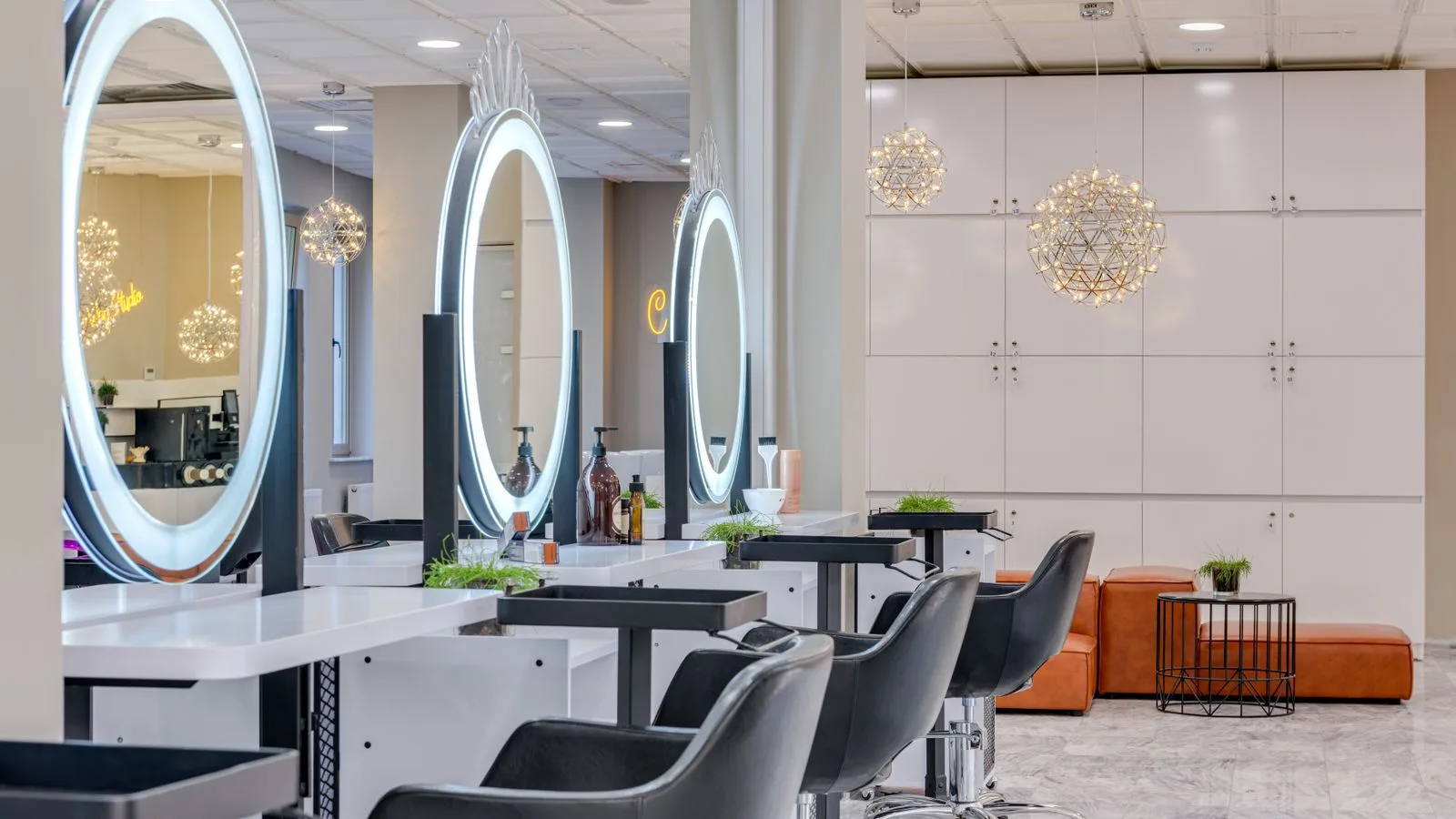 Gentlemen’s Club Barbershop için temsili kapak görseli