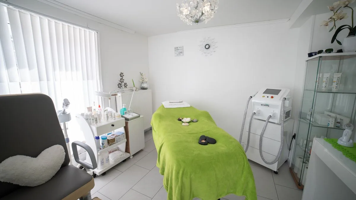 Pembe Fırça Nail Studio — temsili ortam görseli 6