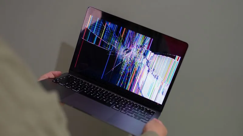 Laptop bakım ve temizlik hizmetini temsil eden görsel